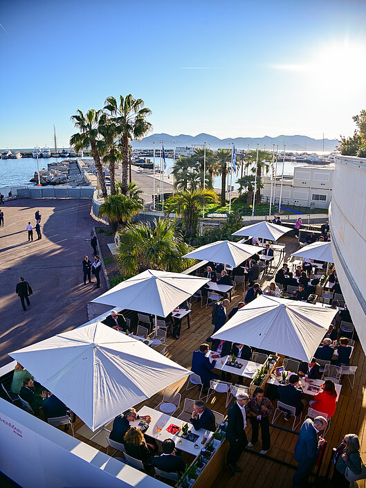 Terrasse des Gemeinschaftsstandes MIPIM 2024